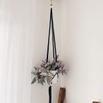 Makramee lillehoidja must-valge