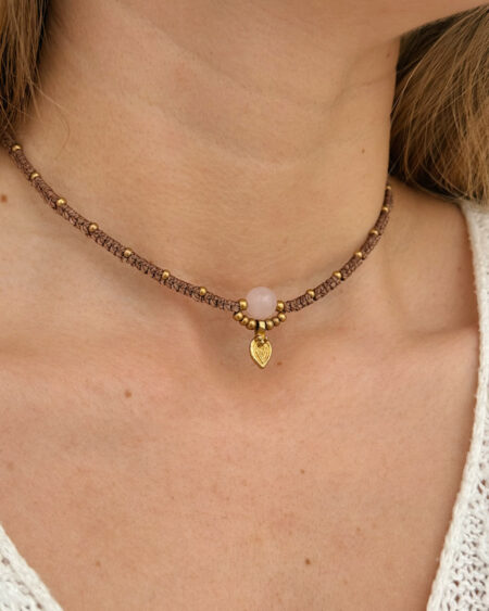 Makramee kaelakee "Thalia" roosa kvartsiga